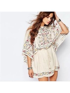 Frida Embroidered Dress in
Ivory Combo
FREE PEOPLE in Sz M